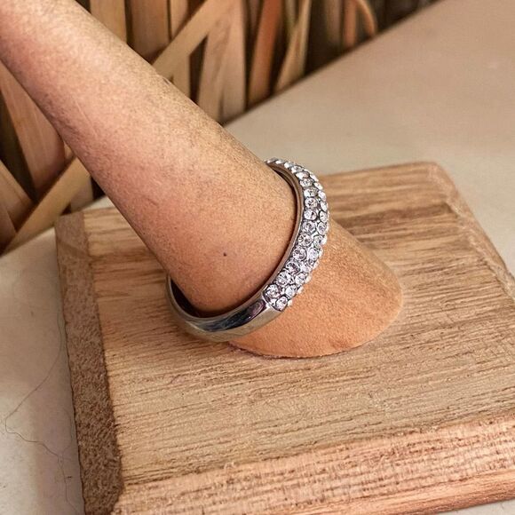 High polished Stainless Steel Ring with Top Grade Crystal in Clear - Picture 5 of 6